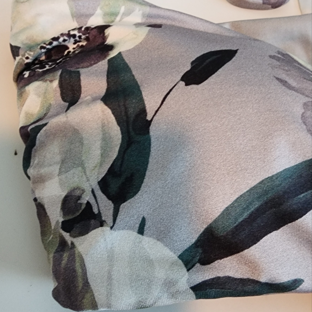 WET Swimweat Luxe Yacht Taylor One-Piece Swimsuit In Gray Floral Size MED - Picture 6 of 15